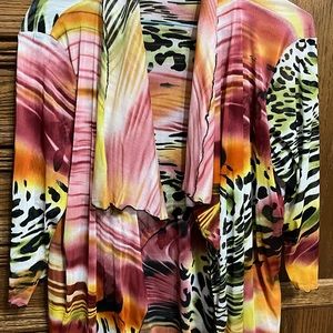 Kate & Mallory women’s top, size Large, smoke free home, 100% polyester